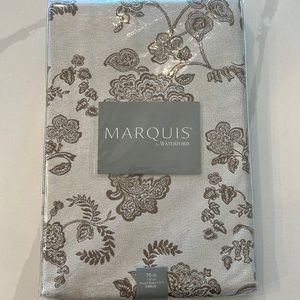 Marquis by Waterford 70 inch Round tablecloth